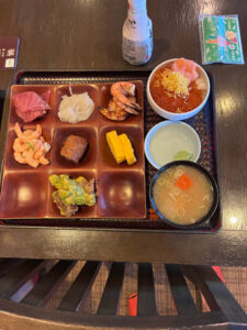 ダイエット115日目　前日比+2.1kg　ホテルのビュッフェで爆食&夜はBBQ